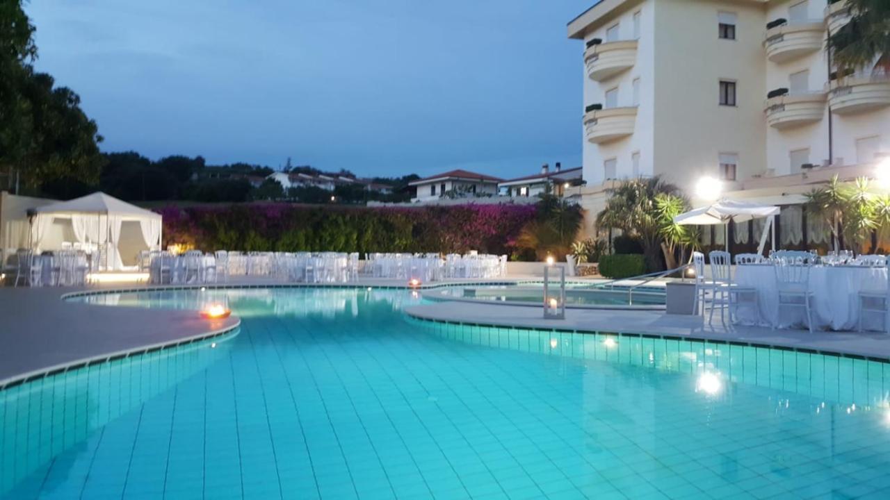 Sunshine Club Hotel Centro Benessere Ricadi Ngoại thất bức ảnh
