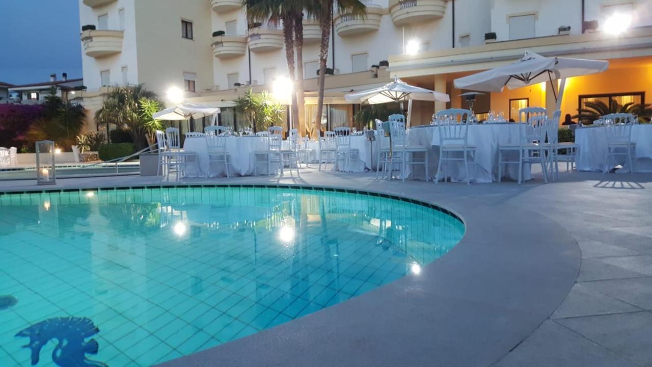 Sunshine Club Hotel Centro Benessere Ricadi Ngoại thất bức ảnh